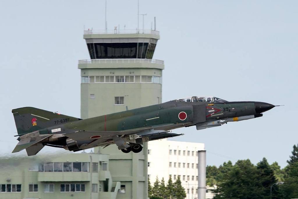 百里タワーとファントム。この迷彩が撮りたかったけど露出を間違えたな😅#f4#rf4ej#phantom#jasdf #ウ 百里タワーとファントム。この迷彩が撮りたかったけど露出を間違えたな😅#f4#rf4ej#phantom#jasdf #ウ
