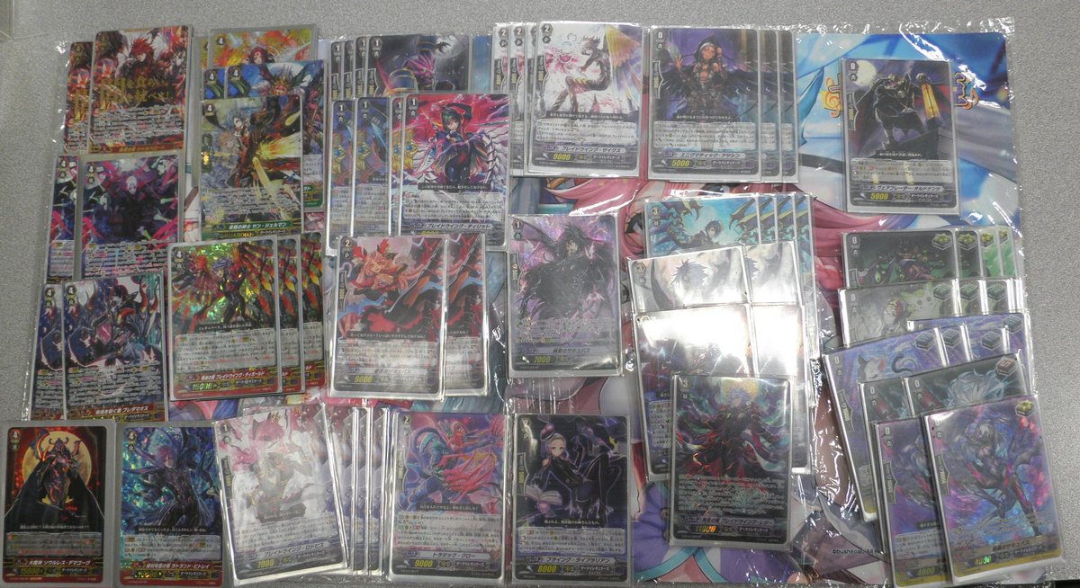 【ヴァンガード】7月26日 参加者13名本日の大会優勝者は、ウィードルさんの「メインVは再来の翼だよ!」デッキでした。お 【ヴァンガード】7月26日 参加者13名本日の大会優勝者は、ウィードルさんの「メインVは再来の翼だよ!」デッキでした。お