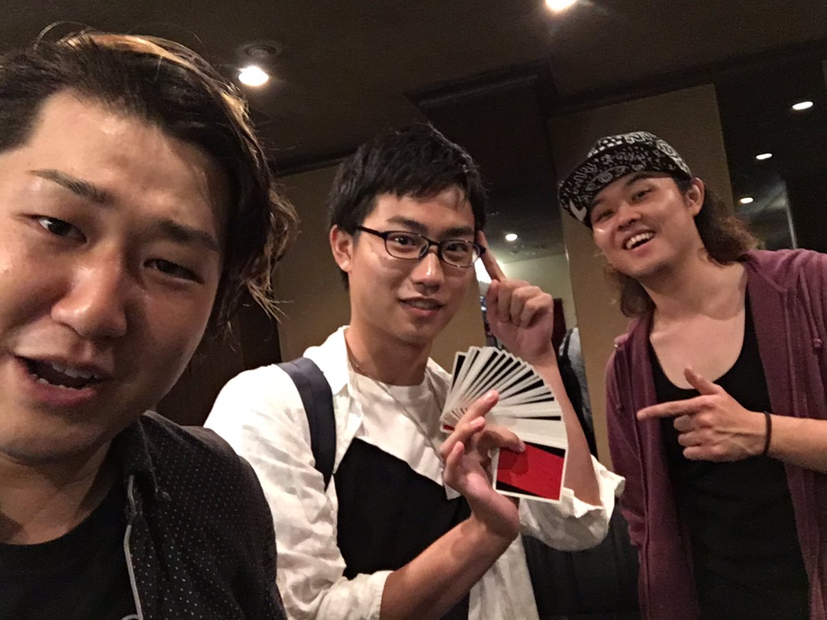 今夜は撮影だったり…。絶対眠そうな顔になっちゃう予感。😶先日の満席緊急出演の終わりのオフショット。←急遽出演だったので直 今夜は撮影だったり…。絶対眠そうな顔になっちゃう予感。😶先日の満席緊急出演の終わりのオフショット。←急遽出演だったので直