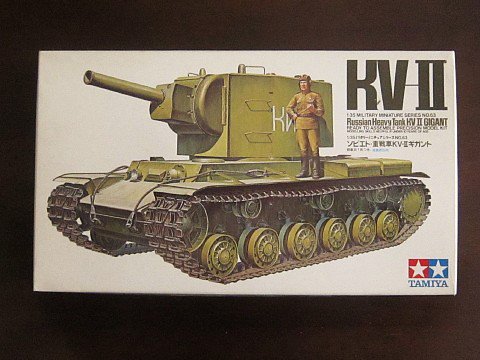 まんだらけKAGUYAではなく大車輪で買ったタミヤ社製KV‐Ⅱキガント空いた時間に組んでみたら転輪の塗り分けも無いし割と まんだらけKAGUYAではなく大車輪で買ったタミヤ社製KV‐Ⅱキガント空いた時間に組んでみたら転輪の塗り分けも無いし割と