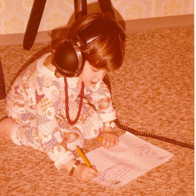 writing a song. #1977 #tbt #heidelberg #germany ❤️ https://t.co/33ZoJs6Wh2