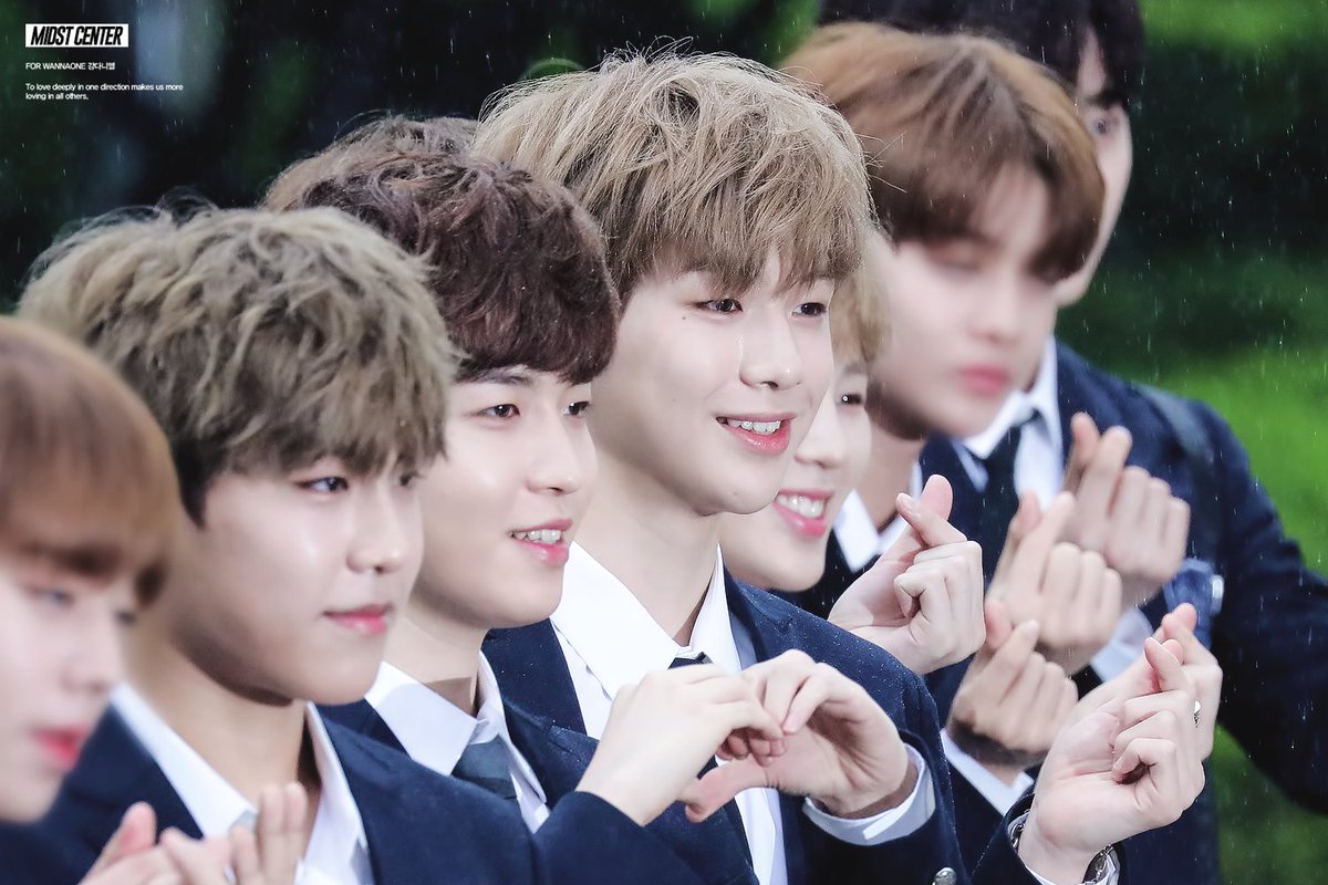 해피투게더 워너원 강다니엘 황민현 WANNAONE 박지훈 출근 midstcenter1210