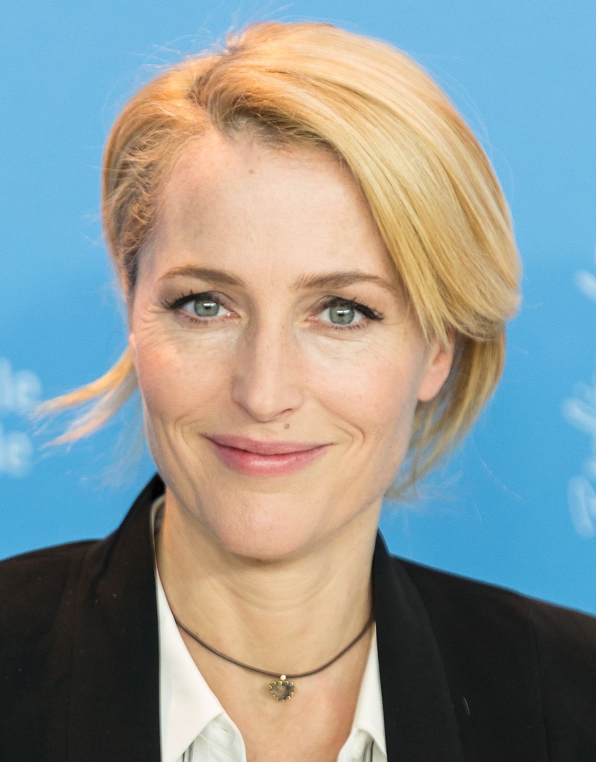 Gillian Anderson’s Birthday Celebration | HappyBday.to