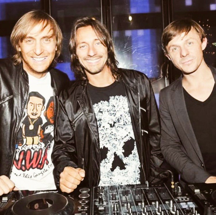 RT @bobsinclar: LOVE THIS ONE ???????? @davidguetta @martinsolveig #tbt  around 2004 maybe ??? :-) https://t.co/Z8VZdJSD7K