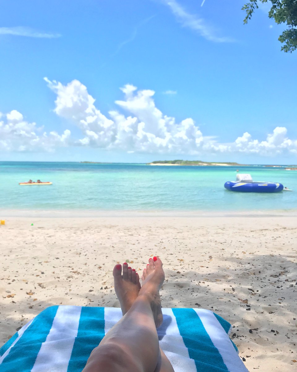 Today's view... ????️????️ #BeachVibes #MyHappyPlace #PostcardsFromAfar https://t.co/M9uPy2E0zb