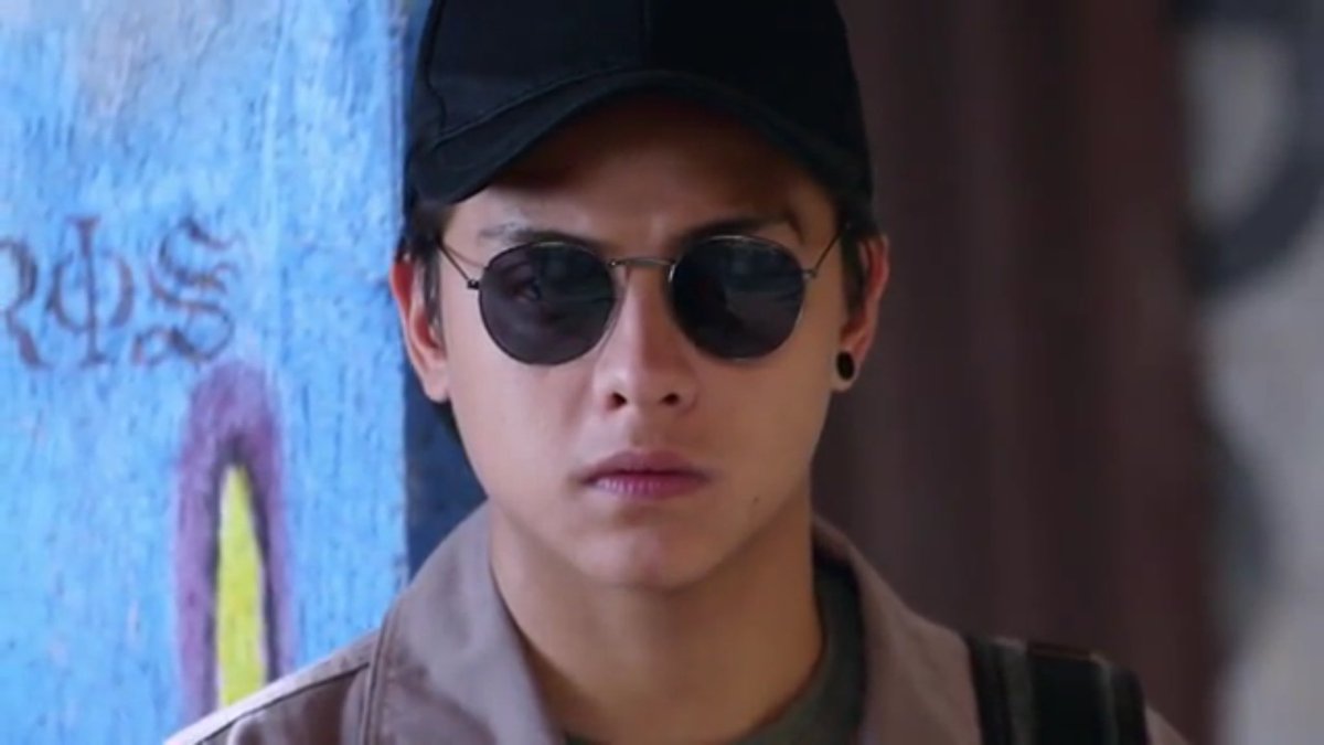 RT @KathnielHypes: khit anung sout, kahit anung style, npakahot mo pdin Paps😍😍
#LaLunaSangreAgosNgDugo https://t.co/3JJEiQEPmh