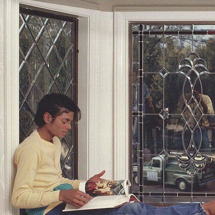 Mood. Bible of love. ???????????? https://t.co/gBB95lGQkv https://t.co/ylRLVv37Ps