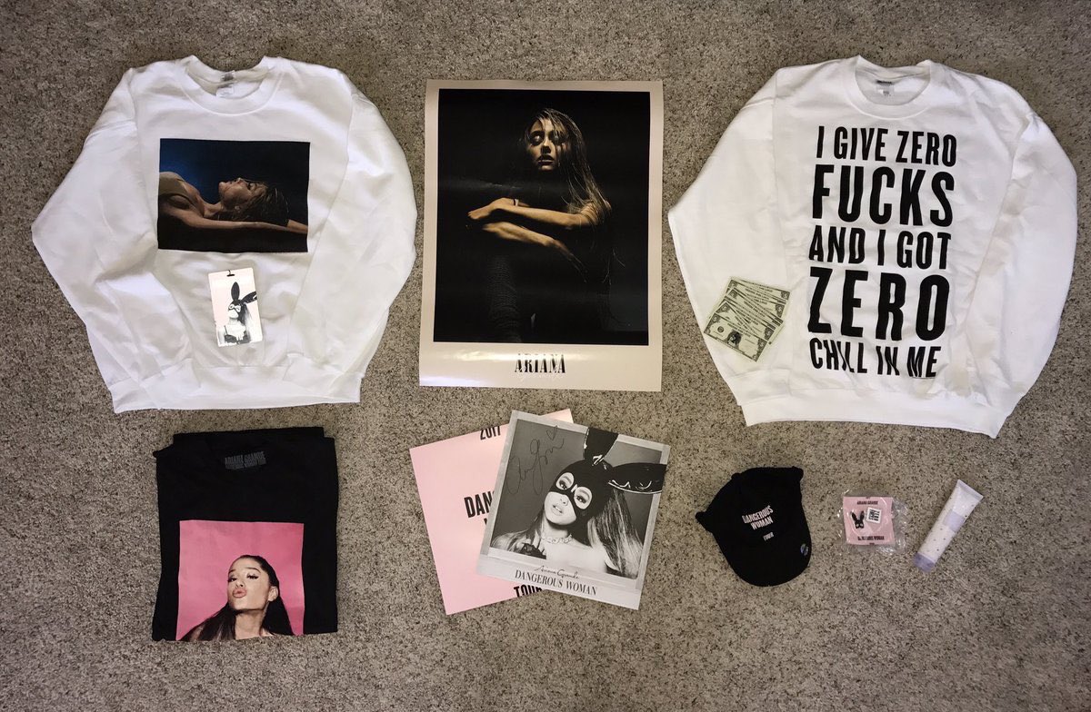 るるもいきたかった😭グッズ欲しかったし空港行ってツーショ撮りたかったしライブ見たかった#ArianaGrande#Ari るるもいきたかった😭グッズ欲しかったし空港行ってツーショ撮りたかったしライブ見たかった#ArianaGrande#Ari