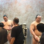 DGSGWOLUMAAJAXj.jpg:thumb