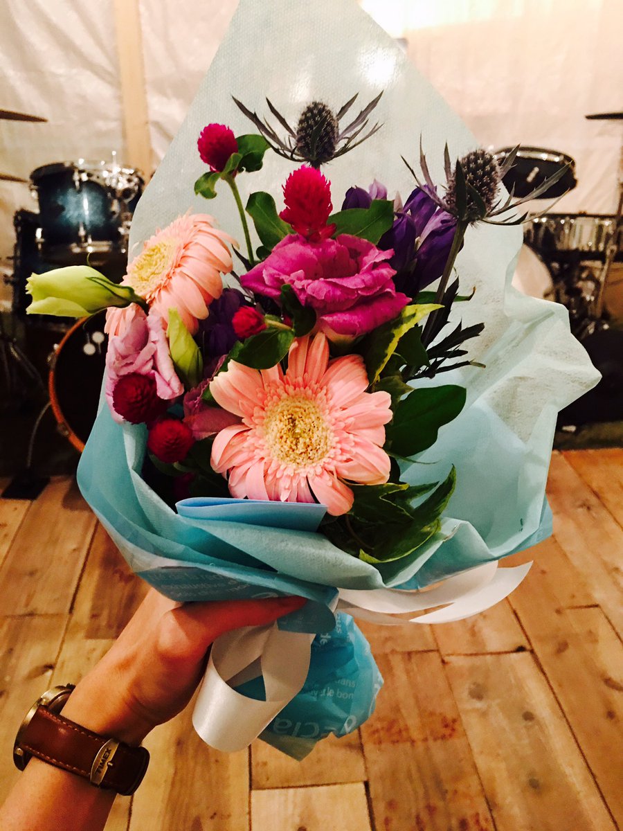 通い始めて1年の生徒さんがくれました💐✨うれしい!ありがとう(^o^)/毎日たのしく、ドラムレッスンやってます✨#BUM 通い始めて1年の生徒さんがくれました💐✨うれしい!ありがとう(^o^)/毎日たのしく、ドラムレッスンやってます✨#BUM