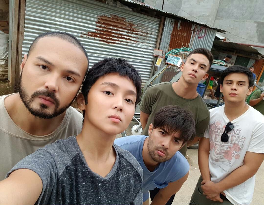 RT @AjarnMissy: LLU! Wait, where's Gael? #LaLunaSangrePatibong https://t.co/kWSonAUIZ6