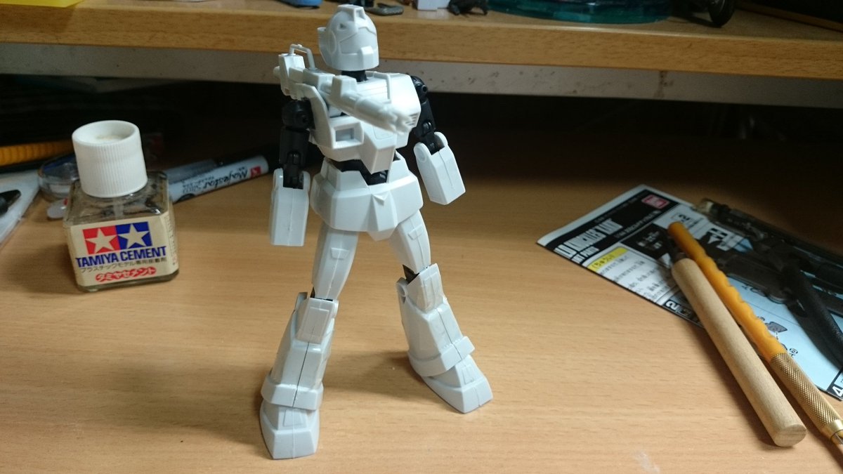 前にTwitterで誰かが『マジンボーンのキットはガンプラ旧キットのフレームに良い』と言っていたので、手近にあったジムキ 前にTwitterで誰かが『マジンボーンのキットはガンプラ旧キットのフレームに良い』と言っていたので、手近にあったジムキ