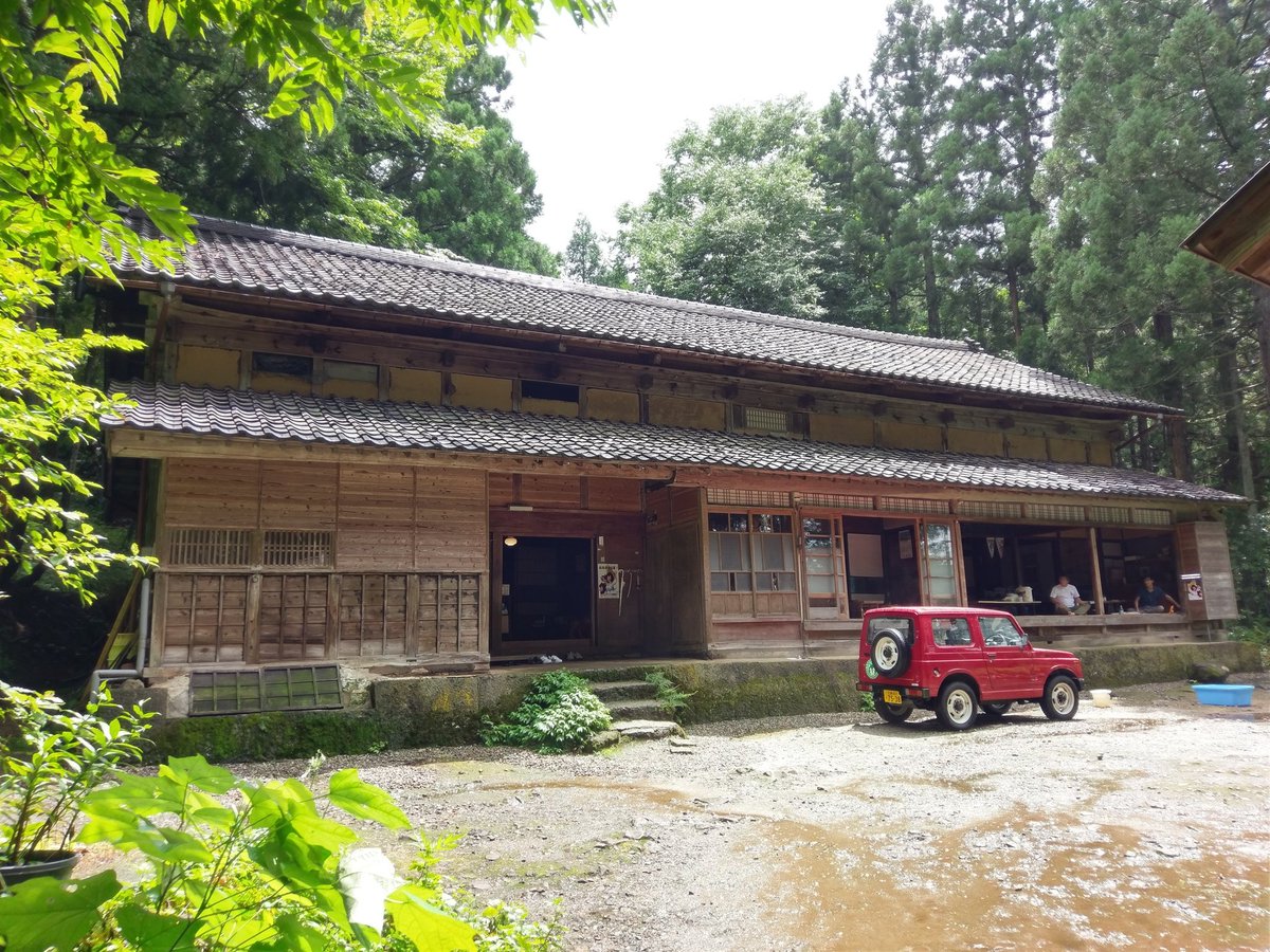 おおかみこどもの雨と雪の舞台「花の家」(富山県上市町)雨も上がり晴れてきましたね。 おおかみこどもの雨と雪の舞台「花の家」(富山県上市町)雨も上がり晴れてきましたね。