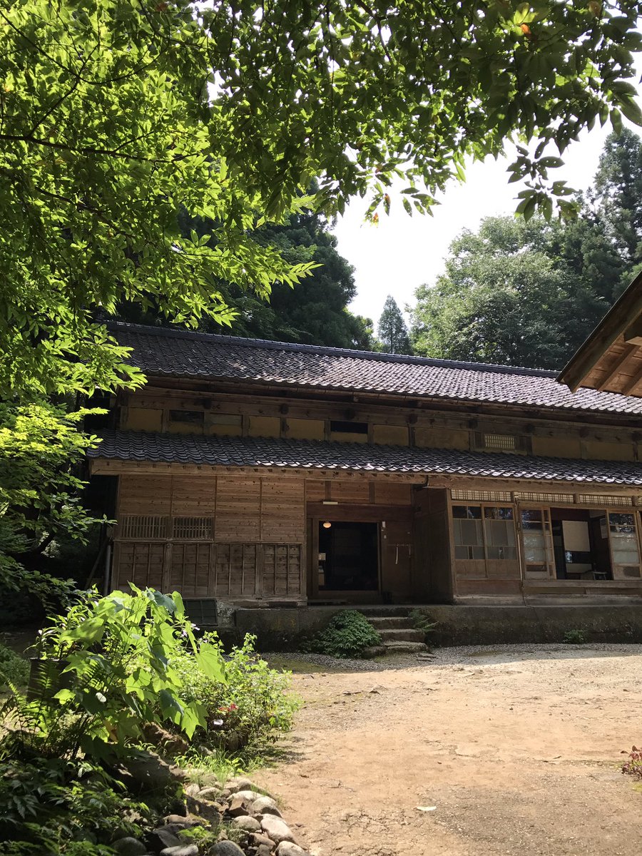 富山の上市の大岩奥におおかみこどもの花ちゃん家があったのよ 富山の上市の大岩奥におおかみこどもの花ちゃん家があったのよ