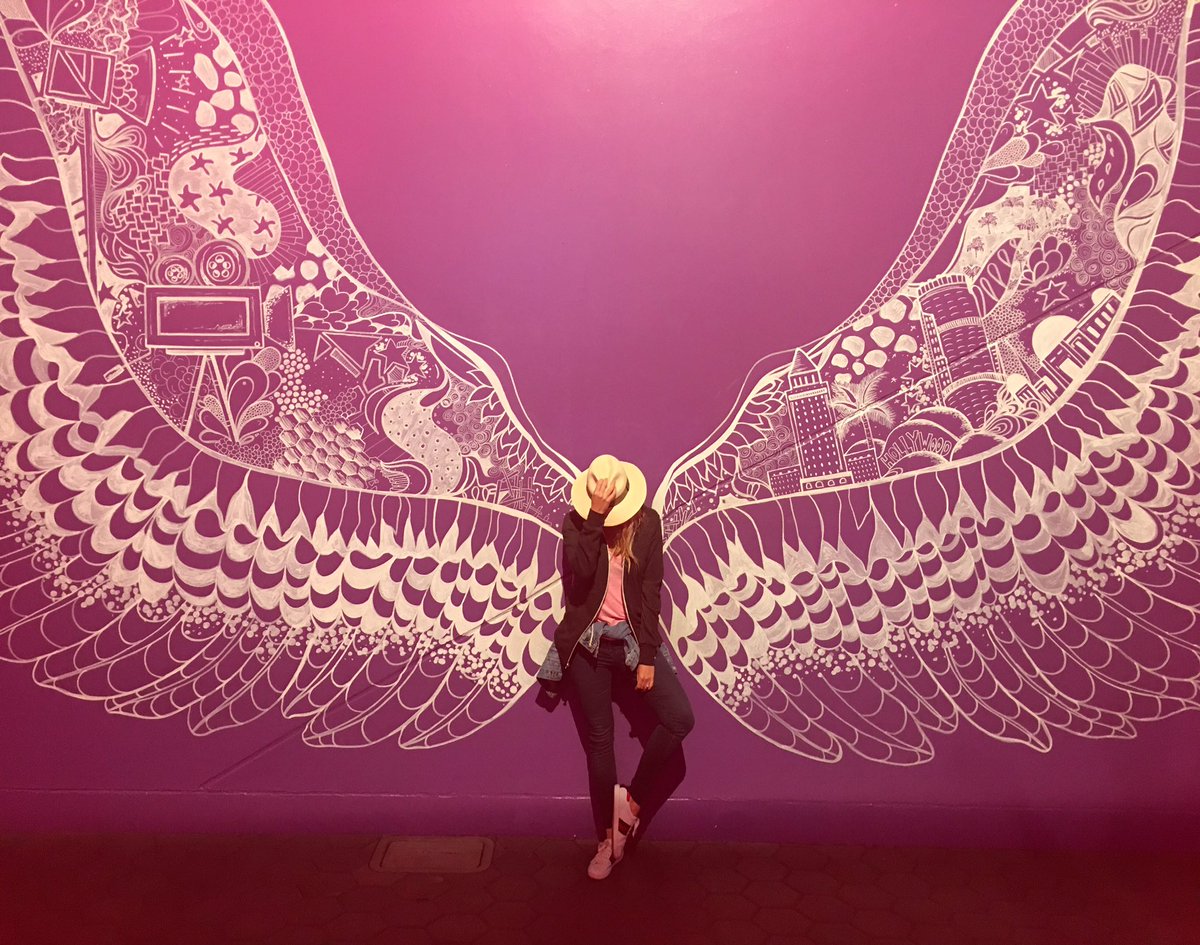 Love is how you earn your wings! #cityofangels https://t.co/0KkawDgRLQ