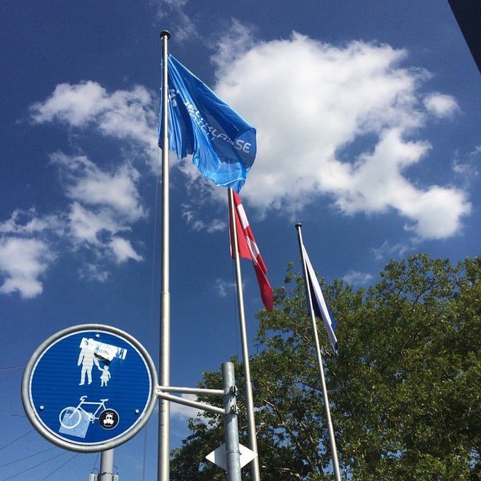 Right to Left - Zurich Flag, Switzerland Flag and Flag of the local Diamond League meet. Gotta love track and fiel… https://t.co/jGxXPhaKqF https://t.co/FuMP4y7CMJ
