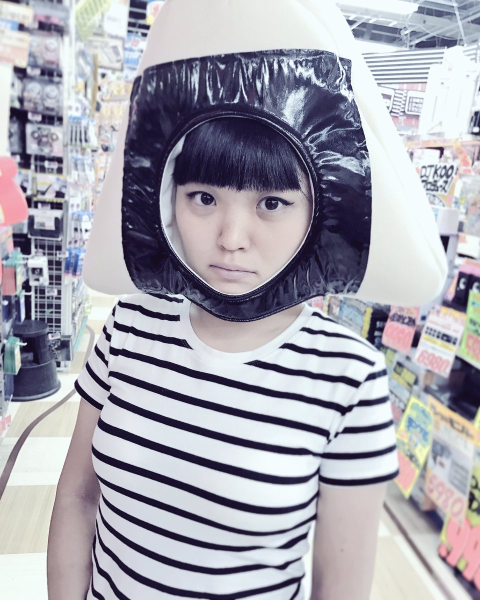おにぎりに似ていると最近よく言われるので、おにぎりになってみました。どーも、おにぎりです。🍙#おにぎり #onigiri おにぎりに似ていると最近よく言われるので、おにぎりになってみました。どーも、おにぎりです。🍙#おにぎり #onigiri