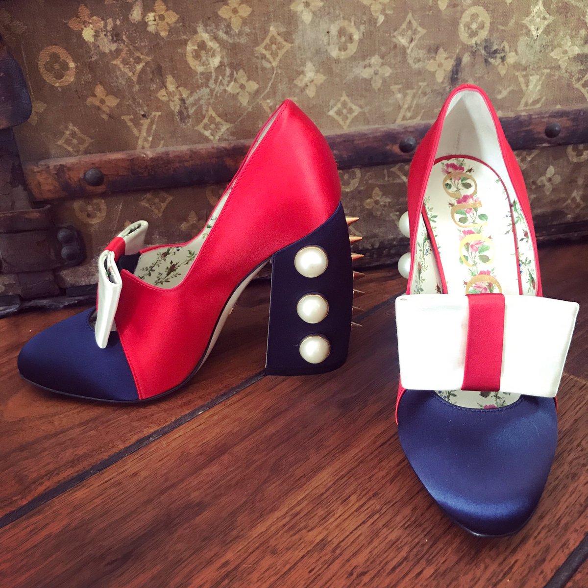 A bow ✔️ Pearls✔️ Spikes✔️ ???????? #GUCCI #ShoeCrushSaturday https://t.co/agLh7uF9sH