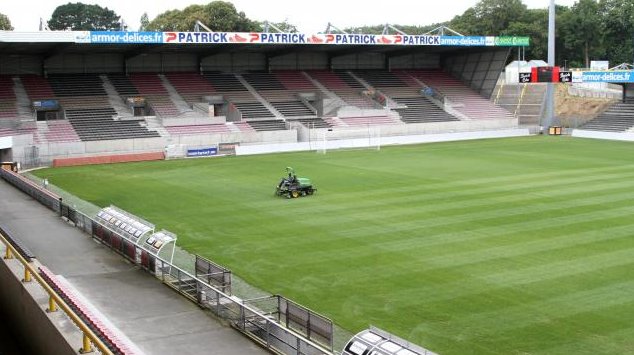 RT @totalBarca: In about 30 minutes, Neymar gets his Balon d’Or campaign off the ground in Guingamp. https://t.co/iEPWhrTdmz