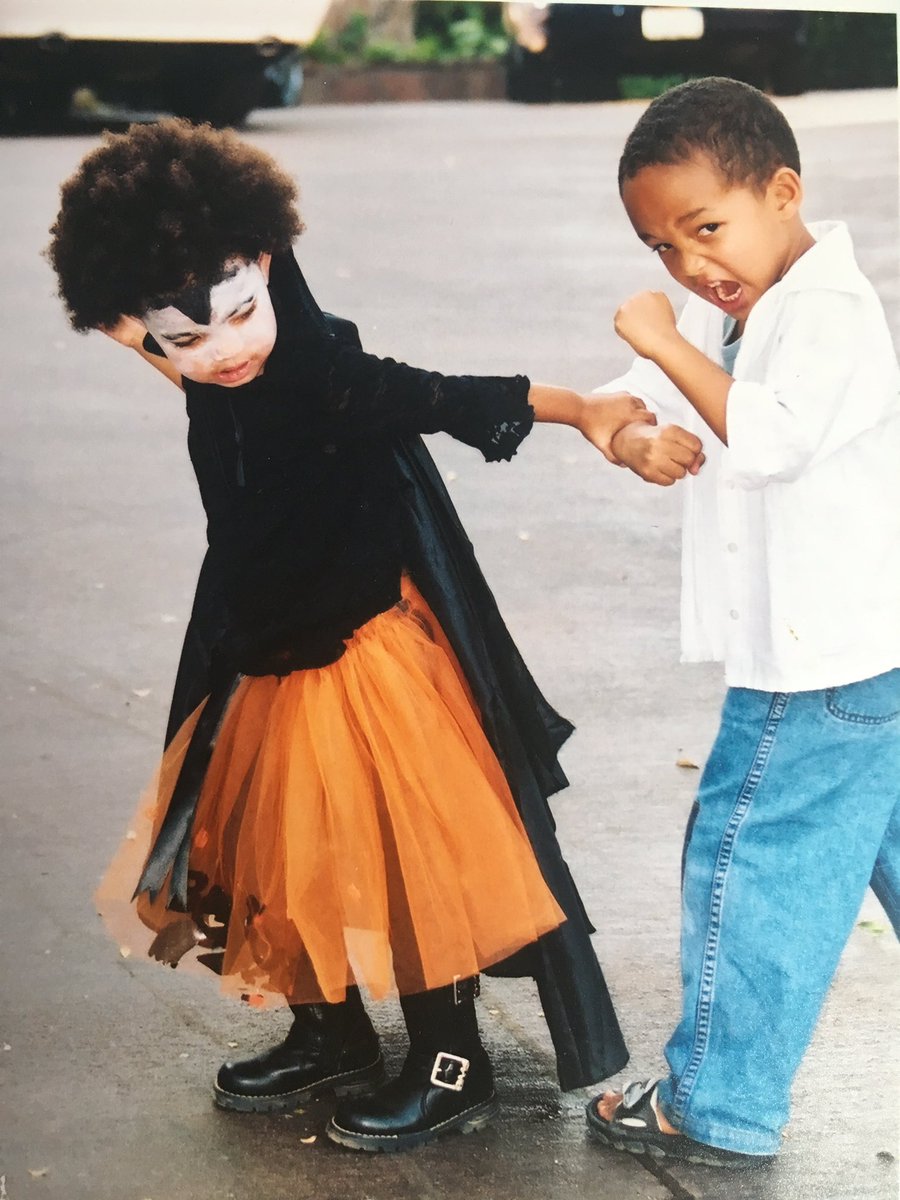 Vampire Princess Willow and Jaden. Mommy moments never get old???? https://t.co/6OIxW6BWiG