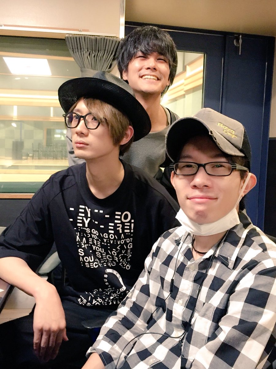 「アニサマ」リハーサル終了後、本日も3人でパチリ〜っ!アレ?3人だけど・・・!?THRIVE&KiLLER Ki 「アニサマ」リハーサル終了後、本日も3人でパチリ〜っ!アレ?3人だけど・・・!?THRIVE&KiLLER Ki