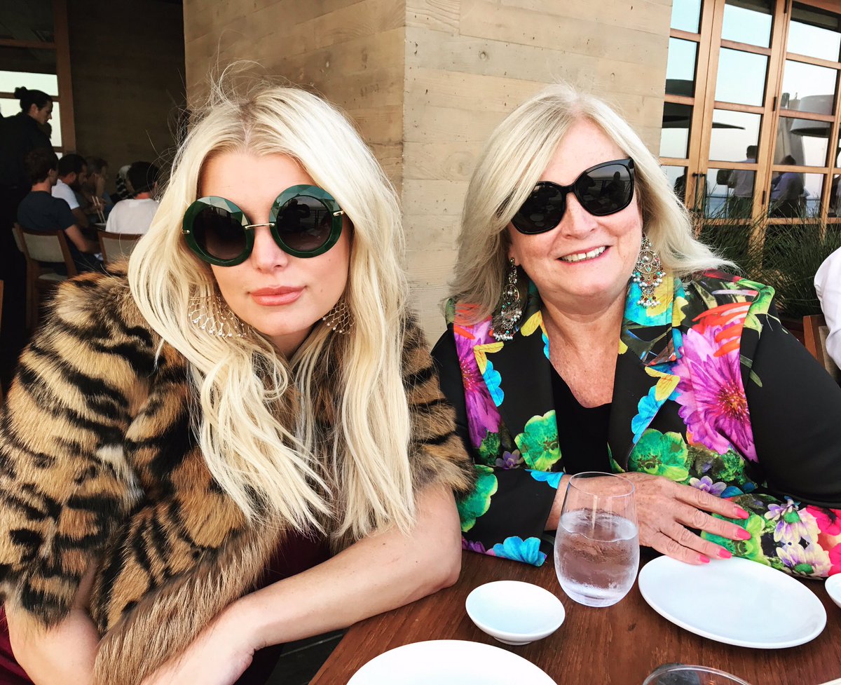 When you have the coolest mother-in-law #WCW https://t.co/XevjhUuykG