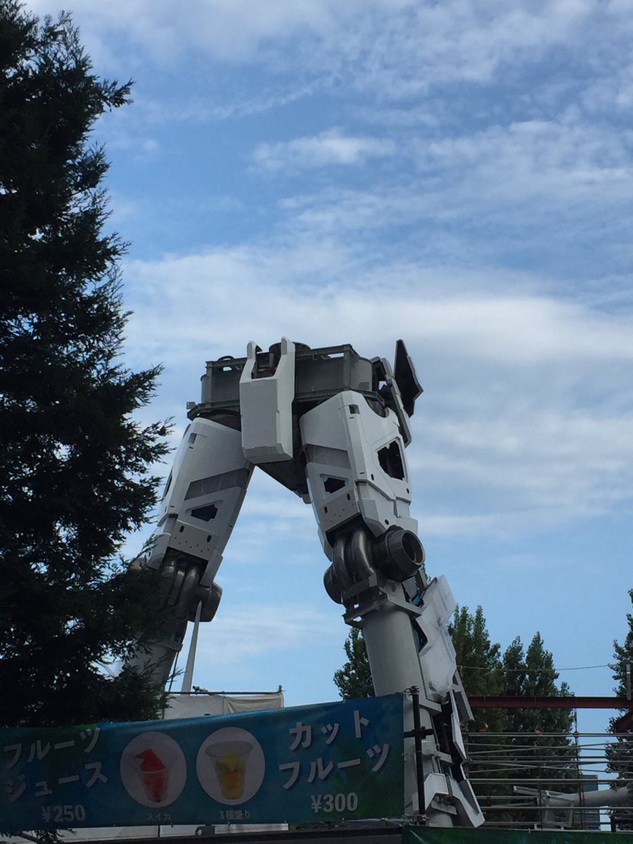 先日、お台場に行った時、無惨な姿のガンダムさんを見たよ…こんな姿になっちゃって… 先日、お台場に行った時、無惨な姿のガンダムさんを見たよ…こんな姿になっちゃって…