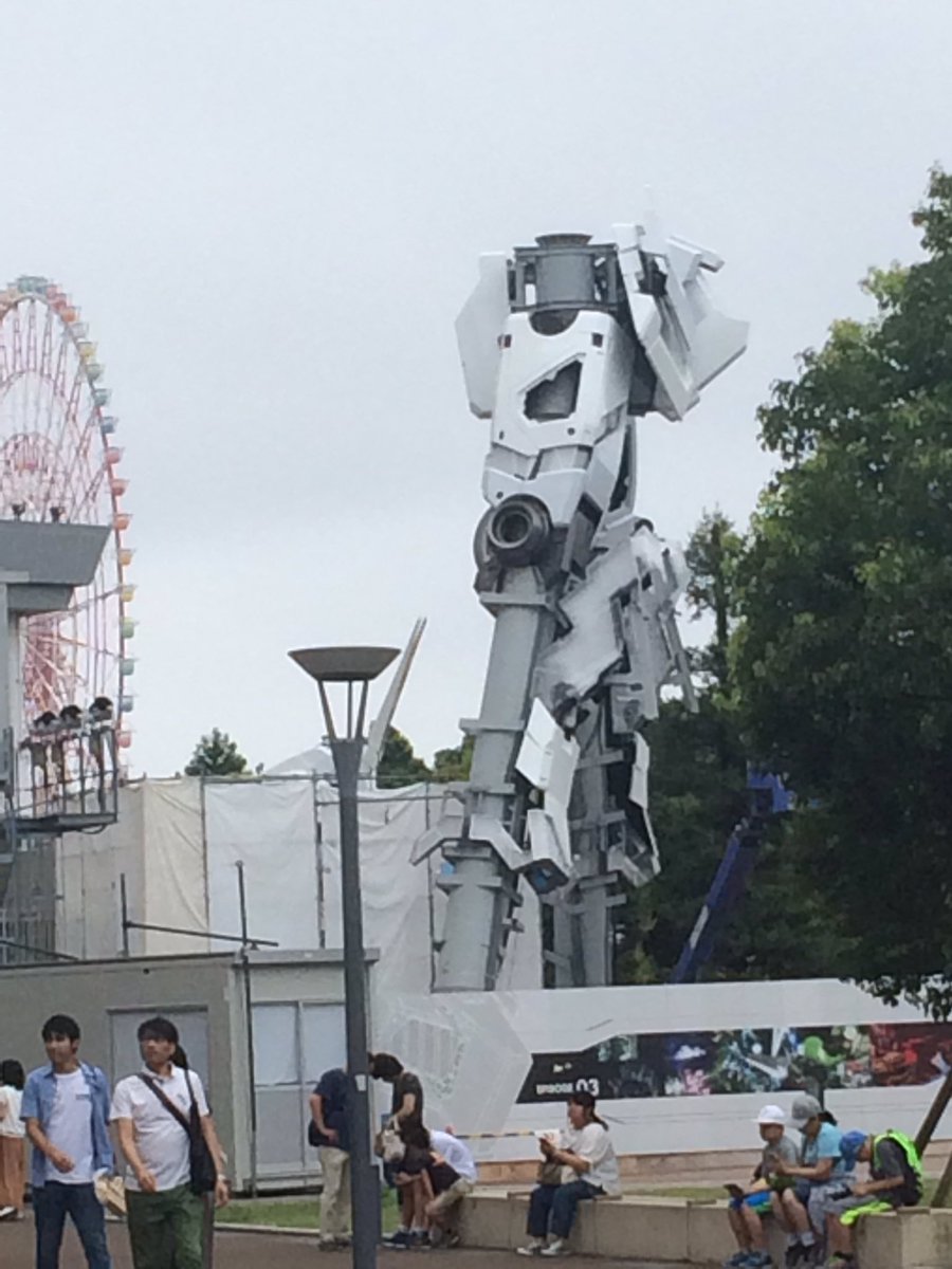 この間行った時に旧ガンダムさんの解体途中かと思ってた...←ユニコーンさん作ってたんすね... この間行った時に旧ガンダムさんの解体途中かと思ってた...←ユニコーンさん作ってたんすね...
