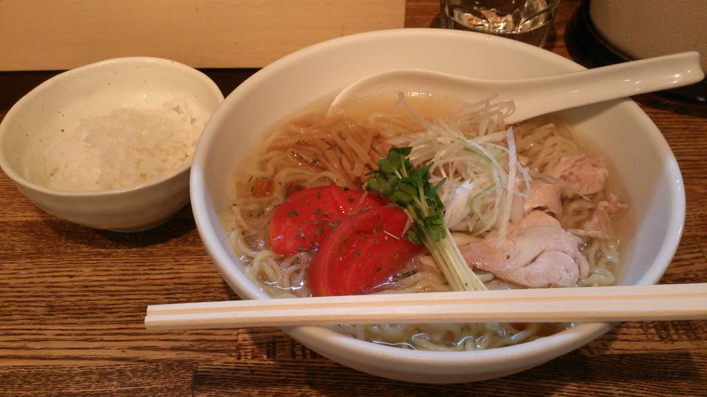 ラーメン食堂 粋な一生の冷製ラーメン食べてきたよ。脳内でずっと食戟のソーマごっこしながら食べてたよ。おいしかったよ。鶏チ ラーメン食堂 粋な一生の冷製ラーメン食べてきたよ。脳内でずっと食戟のソーマごっこしながら食べてたよ。おいしかったよ。鶏チ
