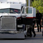 Driver of Texas trailer in immigrant-smuggling attempt indicted for 10 passengers' deaths Driver of Texas trailer in immigrant-smuggling attempt indicted for 10 passengers' deaths