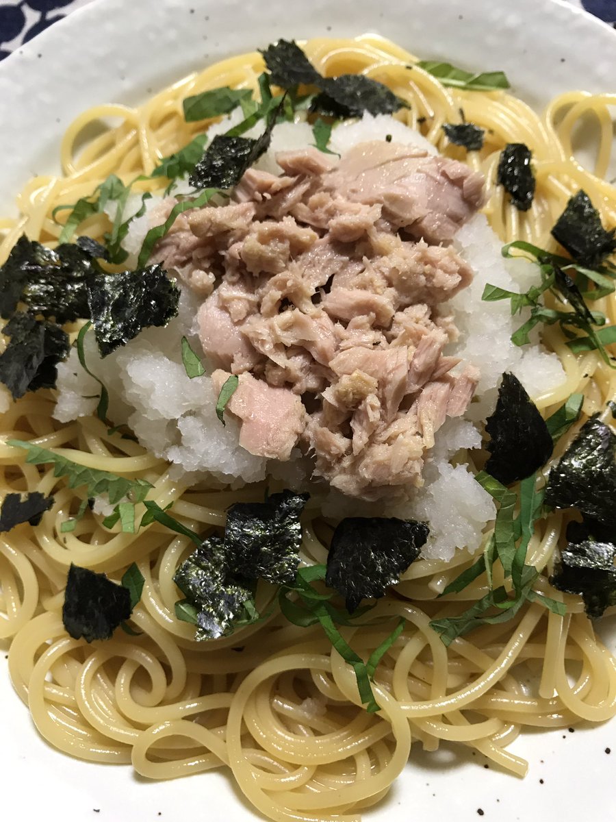 「3月のライオン」より、和風ツナおろし増し増しスパゲティ。美味しかったけどまだまだ改善の余地あり。 「3月のライオン」より、和風ツナおろし増し増しスパゲティ。美味しかったけどまだまだ改善の余地あり。