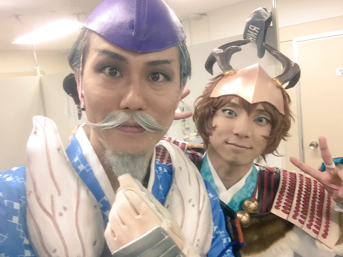 本日も戦国BASARAご観劇ありがとうございました!帰りながらツイートしてます。目の前に観劇されたお客様が歩いており、「 本日も戦国BASARAご観劇ありがとうございました!帰りながらツイートしてます。目の前に観劇されたお客様が歩いており、「