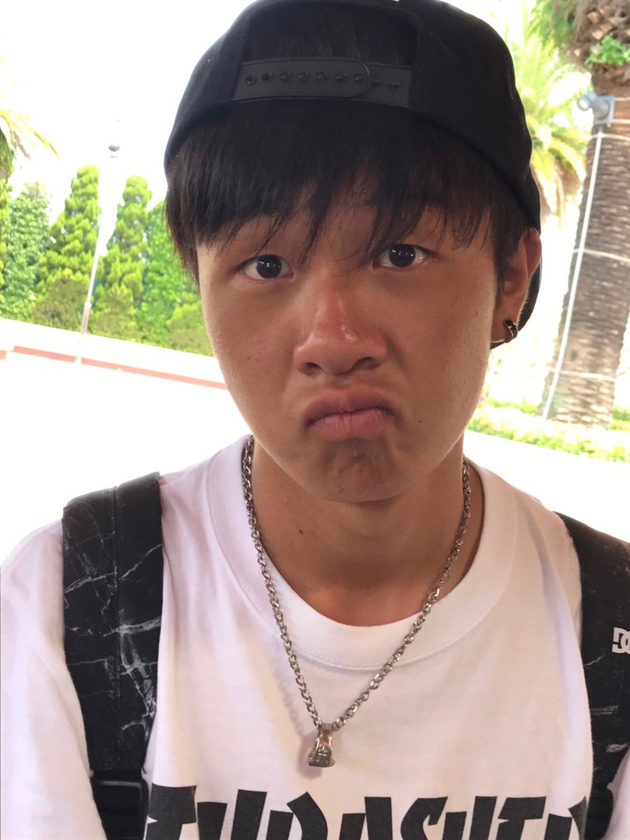 選手紹介 河田コウヘイここは月か!?火星か!?と思わせるような惑星肌の持ち主彼女と仲良くリア充であるという名探偵コ 選手紹介 河田コウヘイここは月か!?火星か!?と思わせるような惑星肌の持ち主彼女と仲良くリア充であるという名探偵コ