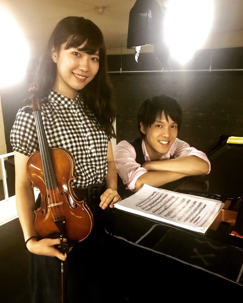 昨日もお稽古でした♪🌸尺八奏者ってことを忘れるくらいピアニストすぎる松村さんと📷#舞台 #四月は君の嘘 #君嘘 #vio 昨日もお稽古でした♪🌸尺八奏者ってことを忘れるくらいピアニストすぎる松村さんと📷#舞台 #四月は君の嘘 #君嘘 #vio
