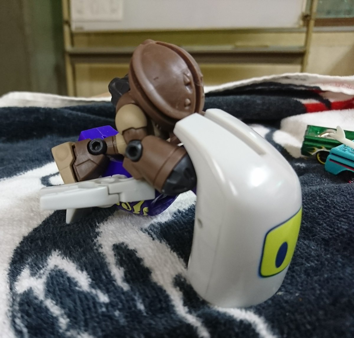 #カミワザワンダ のトンカミンと #モビルスーツアンサンブル のアッガイたんで遊んでたら長距離水中航行用サブシステムで #カミワザワンダ のトンカミンと #モビルスーツアンサンブル のアッガイたんで遊んでたら長距離水中航行用サブシステムで