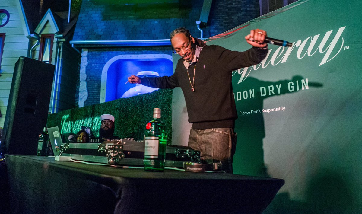 sliding into the weekend like ✌???? @Tanquerayusa https://t.co/MOWRm946Qk