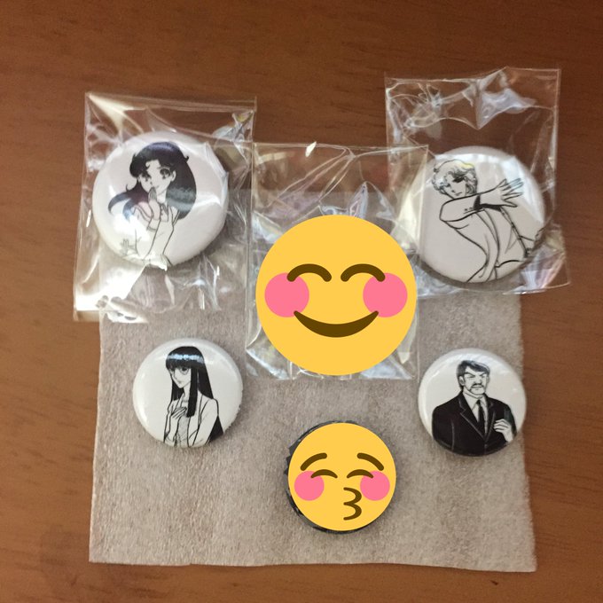 ガラスの仮面展のグッズ達缶バッチのシークレット出ました✨源造も…笑マヤが出たから亜弓さんも欲しかったのに…ポスカは悩んで ガラスの仮面展のグッズ達缶バッチのシークレット出ました✨源造も…笑マヤが出たから亜弓さんも欲しかったのに…ポスカは悩んで