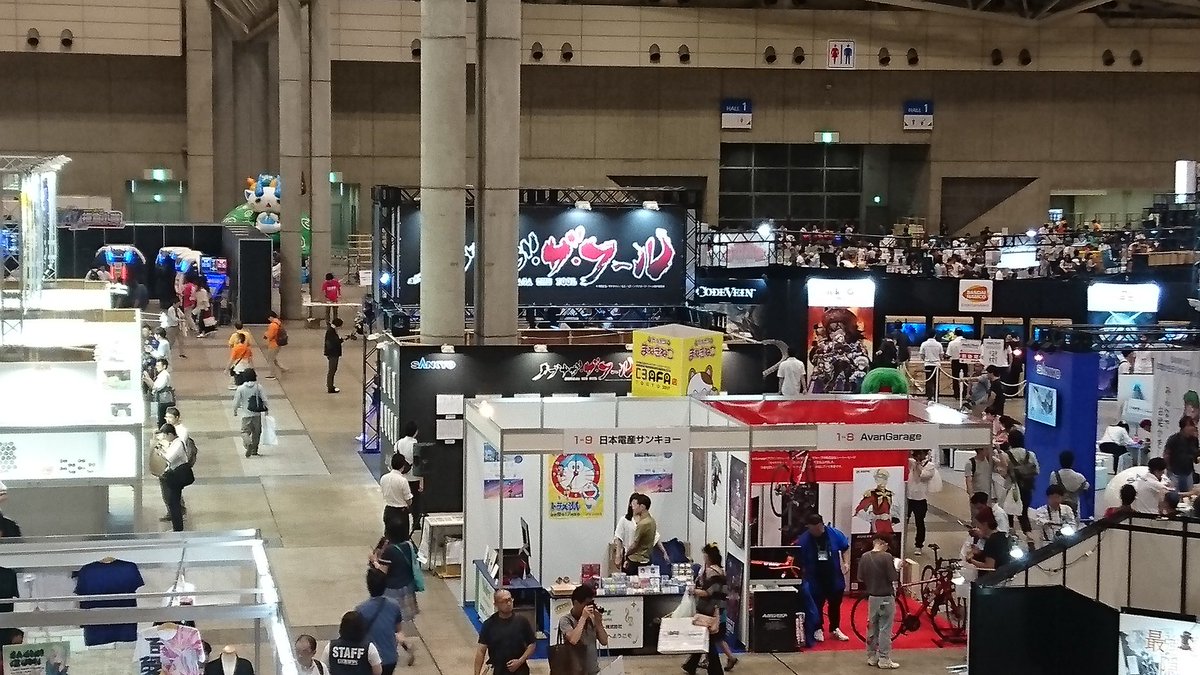 企業も一通り見たので撤収開始。2017年のイベントで自己主張する「ノブナガ・ザ・フール」の看板、強い。#C3TOKYO 企業も一通り見たので撤収開始。2017年のイベントで自己主張する「ノブナガ・ザ・フール」の看板、強い。#C3TOKYO