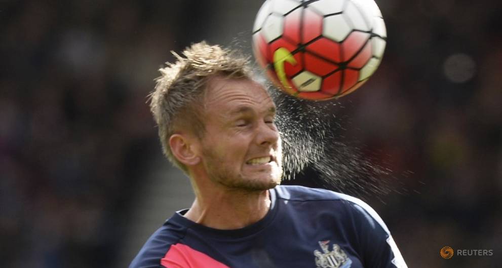 Newcastle midfielder de Jong rejoins Ajax