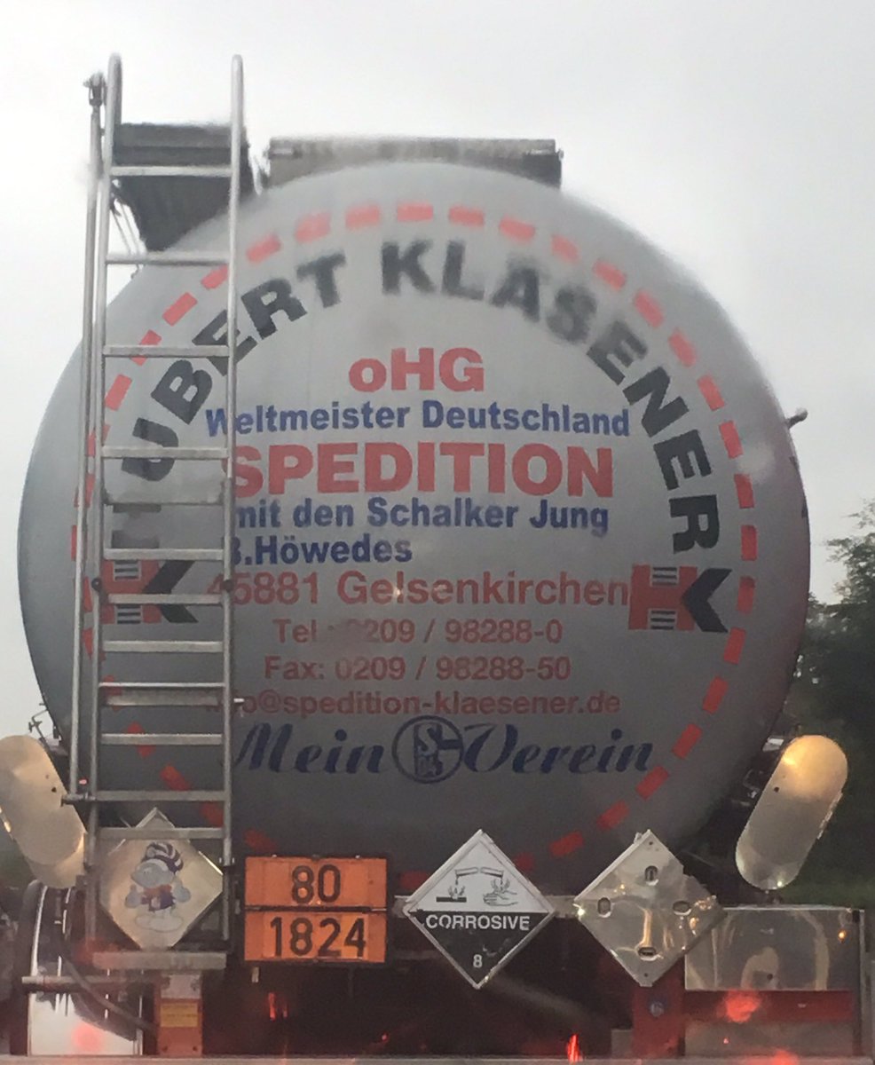#Höwedes