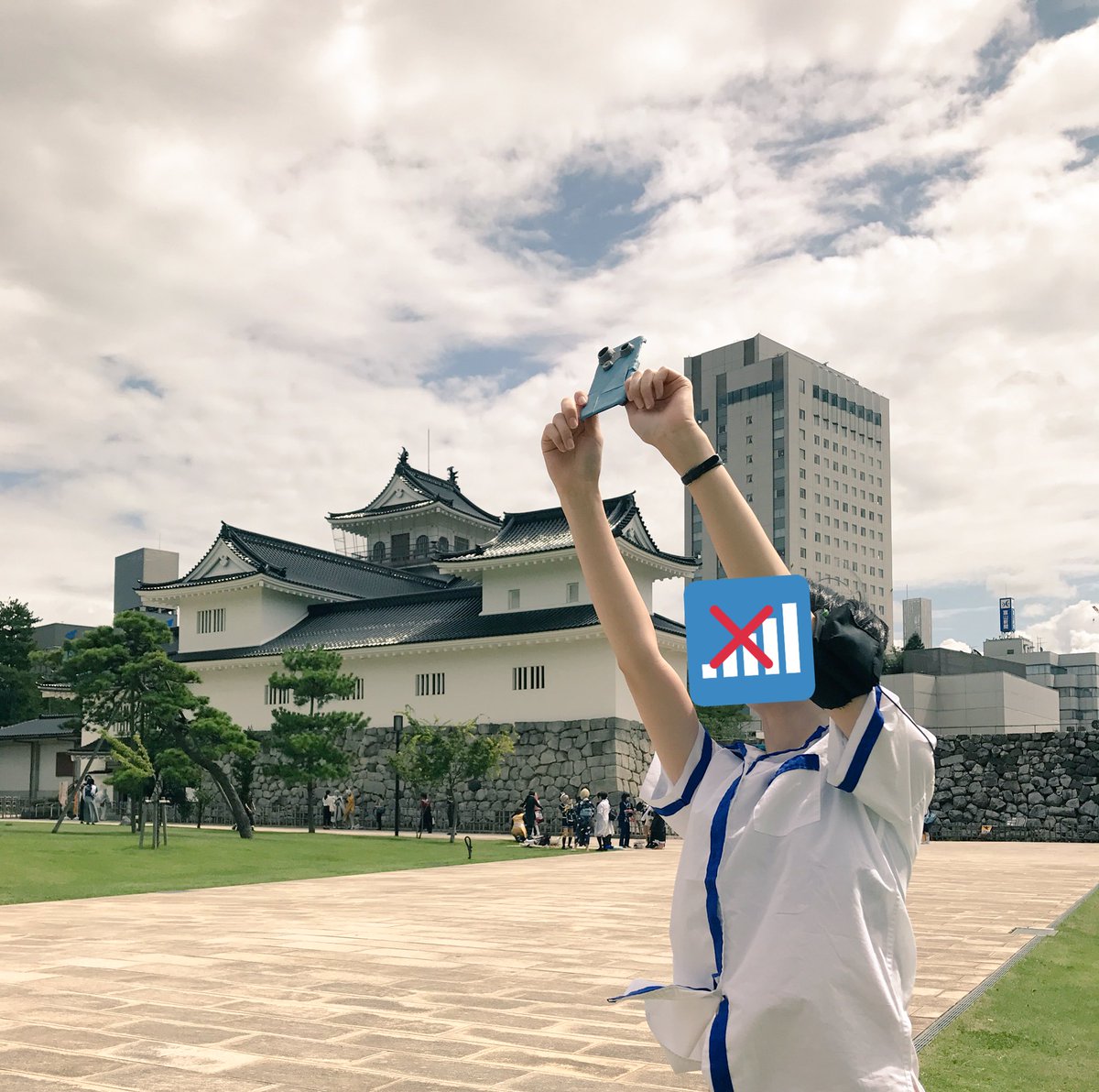 『くっそー電波ーー〜』『ローアングラー茅原』『いいぜ』写真は全部小職さんにとっていただきました! #コスフェス#クロムク 『くっそー電波ーー〜』『ローアングラー茅原』『いいぜ』写真は全部小職さんにとっていただきました! #コスフェス#クロムク