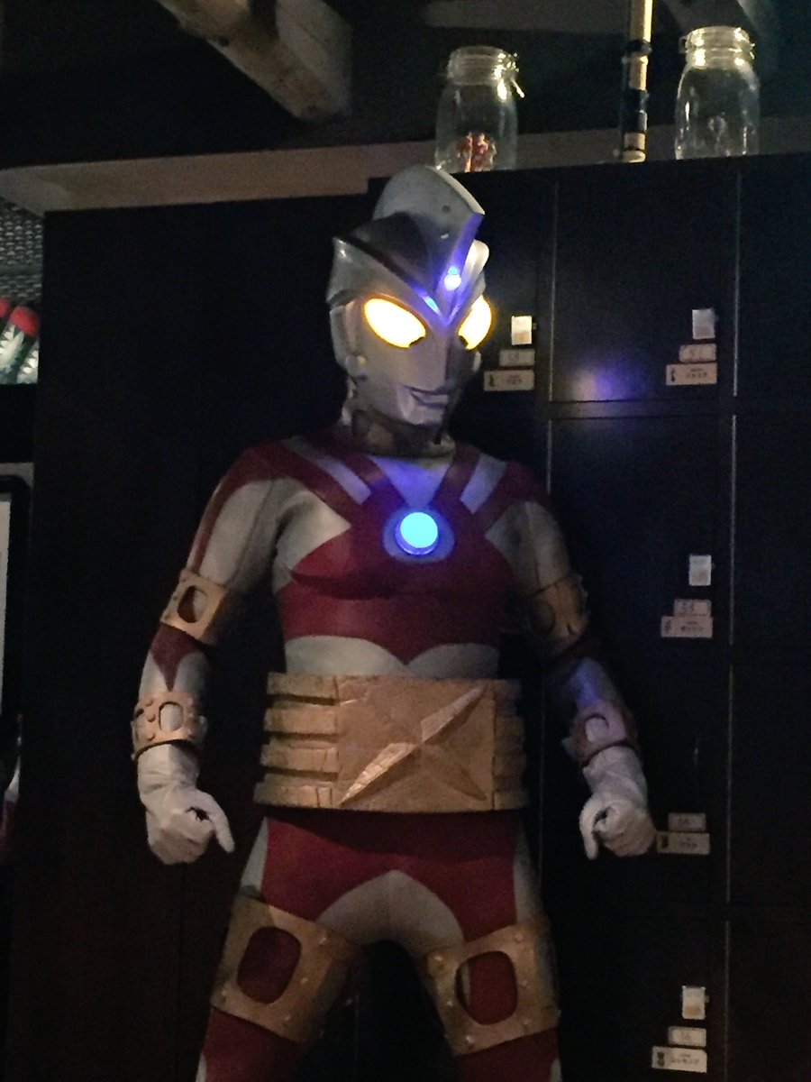 エースロボット、参上!「エースキラーのアクトに向かってメタリウム光線お願いします!」とお願いしたらまさかのデコピンで復讐 エースロボット、参上!「エースキラーのアクトに向かってメタリウム光線お願いします!」とお願いしたらまさかのデコピンで復讐