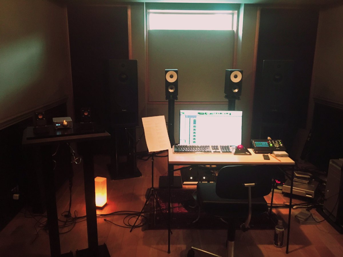 今日は昨日発表されたダンメモ新主題歌「Ivy」のTDでした。素敵な編曲をしてくださったカワイさん()、作曲面でサポートし 今日は昨日発表されたダンメモ新主題歌「Ivy」のTDでした。素敵な編曲をしてくださったカワイさん()、作曲面でサポートし