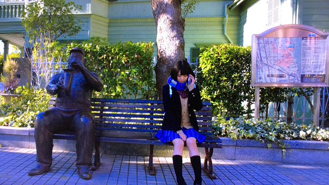 映画「オオカミ少女と黒王子」の撮影スポット(*‘∀‘)神戸・北野異人館にある「萌黄(もえぎ)の館」の前のベンチ。#オオカ 映画「オオカミ少女と黒王子」の撮影スポット(*‘∀‘)神戸・北野異人館にある「萌黄(もえぎ)の館」の前のベンチ。#オオカ