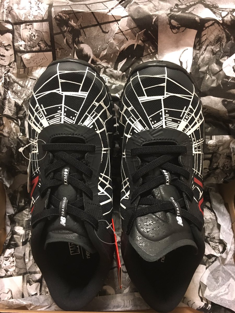 コラボスニーカー届いた!緩衝材の紙がカバーアートとかでカッコいい。アルティメットスパイダーマン#125とかシクウォリニュ コラボスニーカー届いた!緩衝材の紙がカバーアートとかでカッコいい。アルティメットスパイダーマン#125とかシクウォリニュ