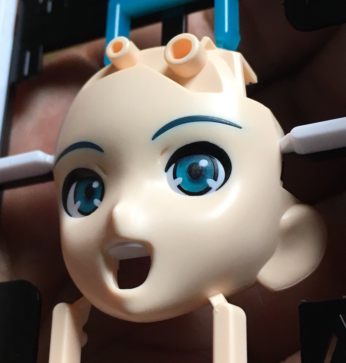 ドラグナー1のスネラインやHGガンダムMk-IIの肩の「178」の子孫。 ドラグナー1のスネラインやHGガンダムMk-IIの肩の「178」の子孫。