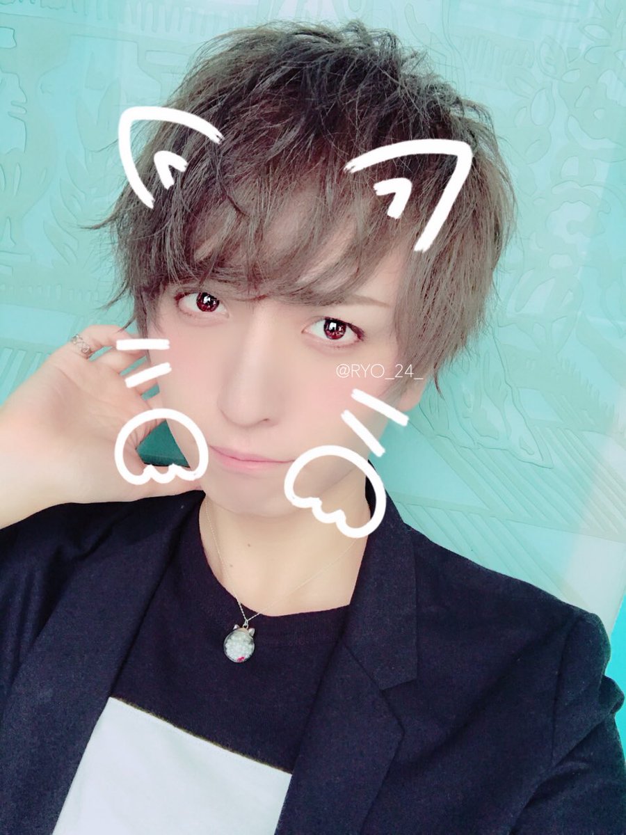 本日はいつも仲良くしてもらっている零の生誕ワンマンライブのシークレットゲストとして1曲、ベルセルクを一緒に歌わせていただ 本日はいつも仲良くしてもらっている零の生誕ワンマンライブのシークレットゲストとして1曲、ベルセルクを一緒に歌わせていただ