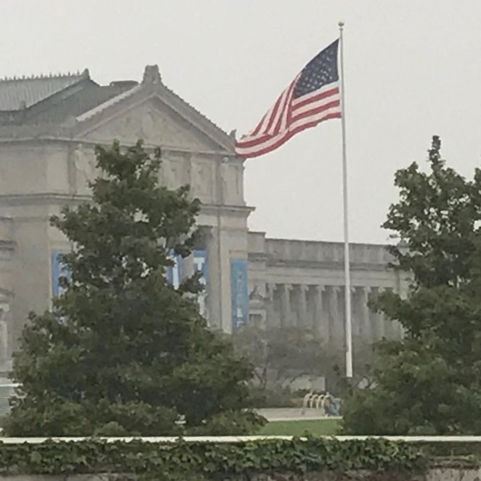 #MuseumofScienceandIndustry #USFlag #ChicagoLakeFront Architecture #LakeMichigan #Flags https://t.co/cKsp4A7DYJ https://t.co/ZUYE2F2PsT