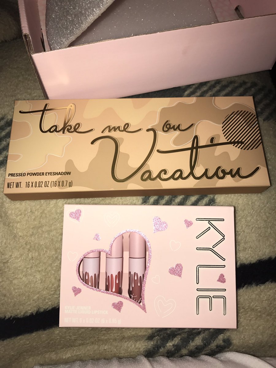 RT @meezi1: Thanks @kyliecosmetics @KylieJenner love your makeup and amazing customer service! ???? https://t.co/odglVEPpC8