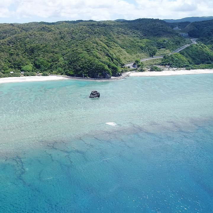 夏の大浜海浜公園。季節ごとに見え方が違うのも面白い。#奄美大島 #奄美 #奄美群島 #大浜海浜公園 #ドローン #空撮 夏の大浜海浜公園。季節ごとに見え方が違うのも面白い。#奄美大島 #奄美 #奄美群島 #大浜海浜公園 #ドローン #空撮